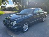 Mercedes-Benz E 200 KOMPRESSOR ELEGANCE - Mercedes-Benz E 200 aus 2001