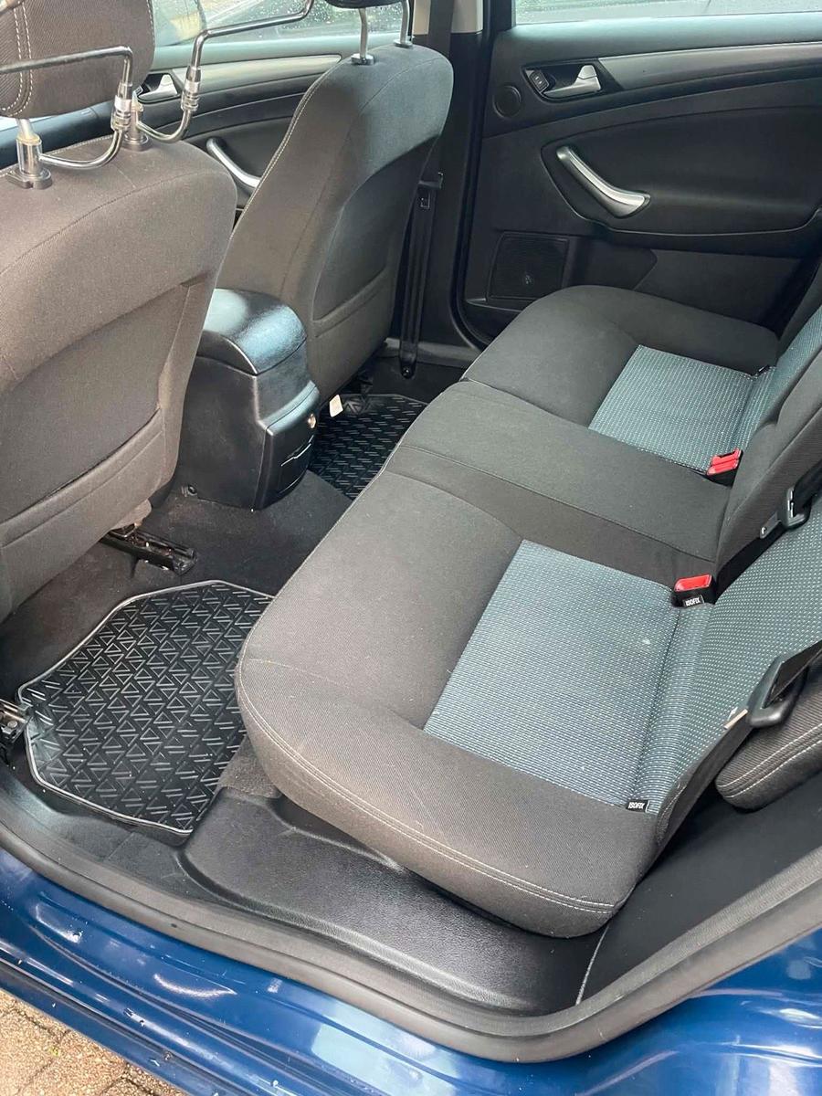 Ford Mondeo 2010 — photo 9
