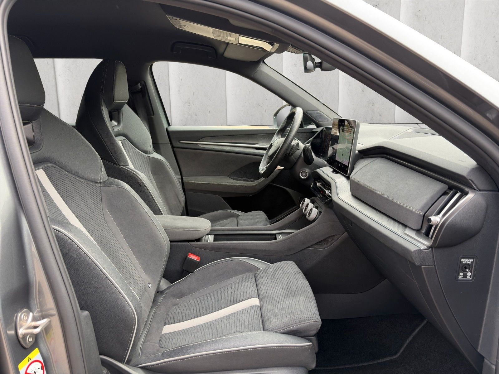 Fahrzeugabbildung SKODA Kodiaq 1.5 TSI Sportline*DSG*7-Sitzer*ViCo*SHZ*