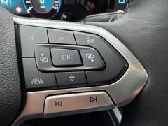 Fahrzeugabbildung Volkswagen Golf VIII Lim. Life Navi Massage Sitzh ACC Lane