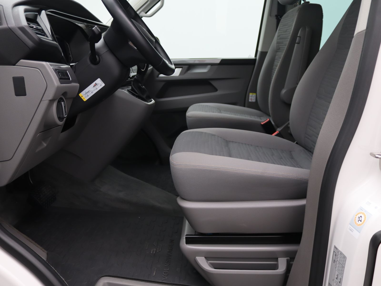 Volkswagen T6 California - Bild 14