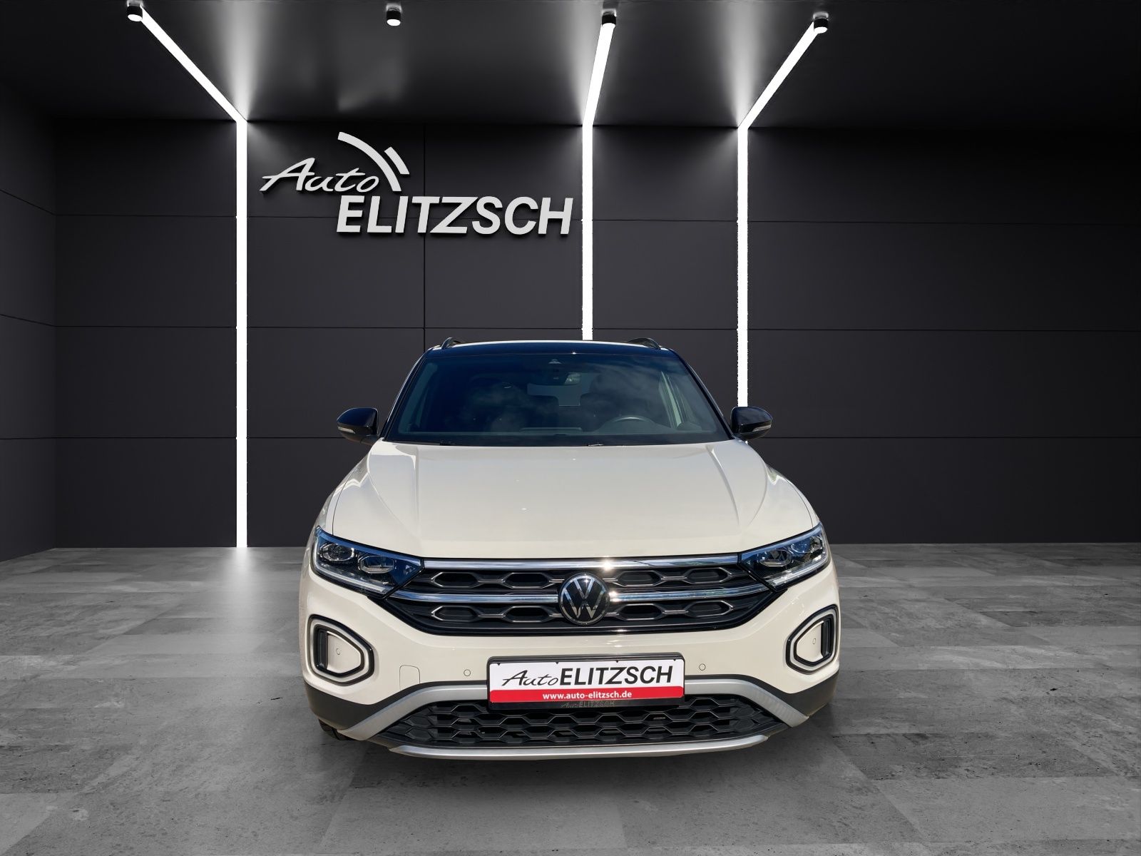 Fahrzeugabbildung Volkswagen T-Roc TSI Style DSG LED AID ACC Park-Assist SH L