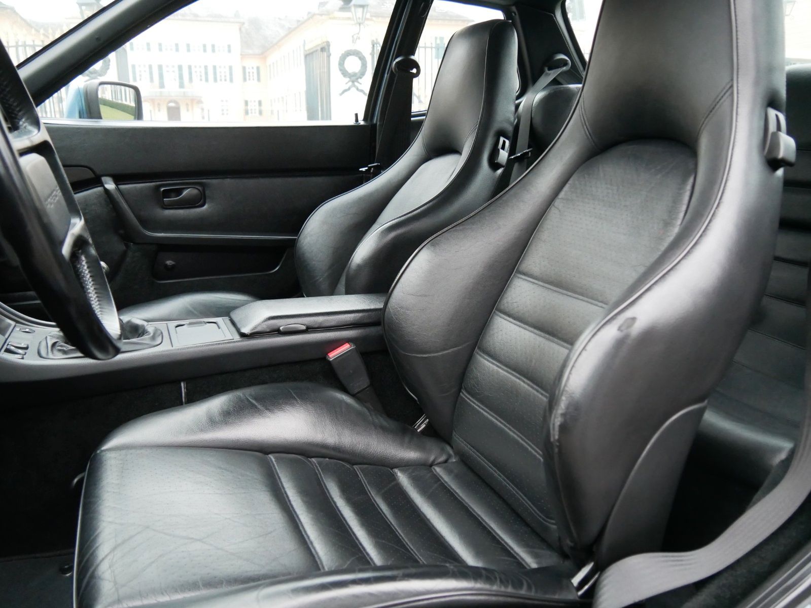 Fahrzeugabbildung Porsche 944 Turbo
