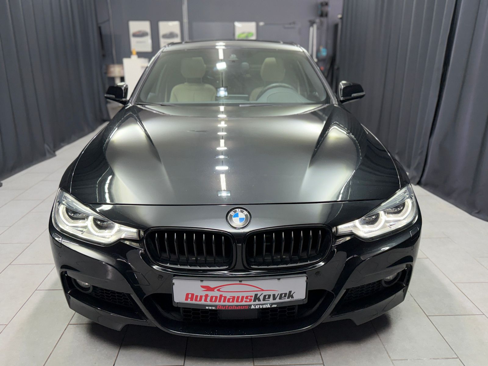 Fahrzeugabbildung BMW 335d xDrive Limo M Sport|H&K|PANO|HuD|VOLL