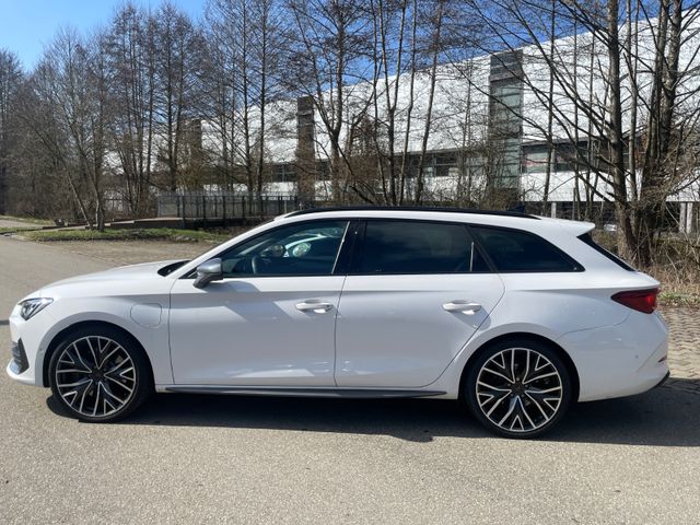 Leon Sportstourer VZ e-Hybrid *Navi/AHK/SHZ*