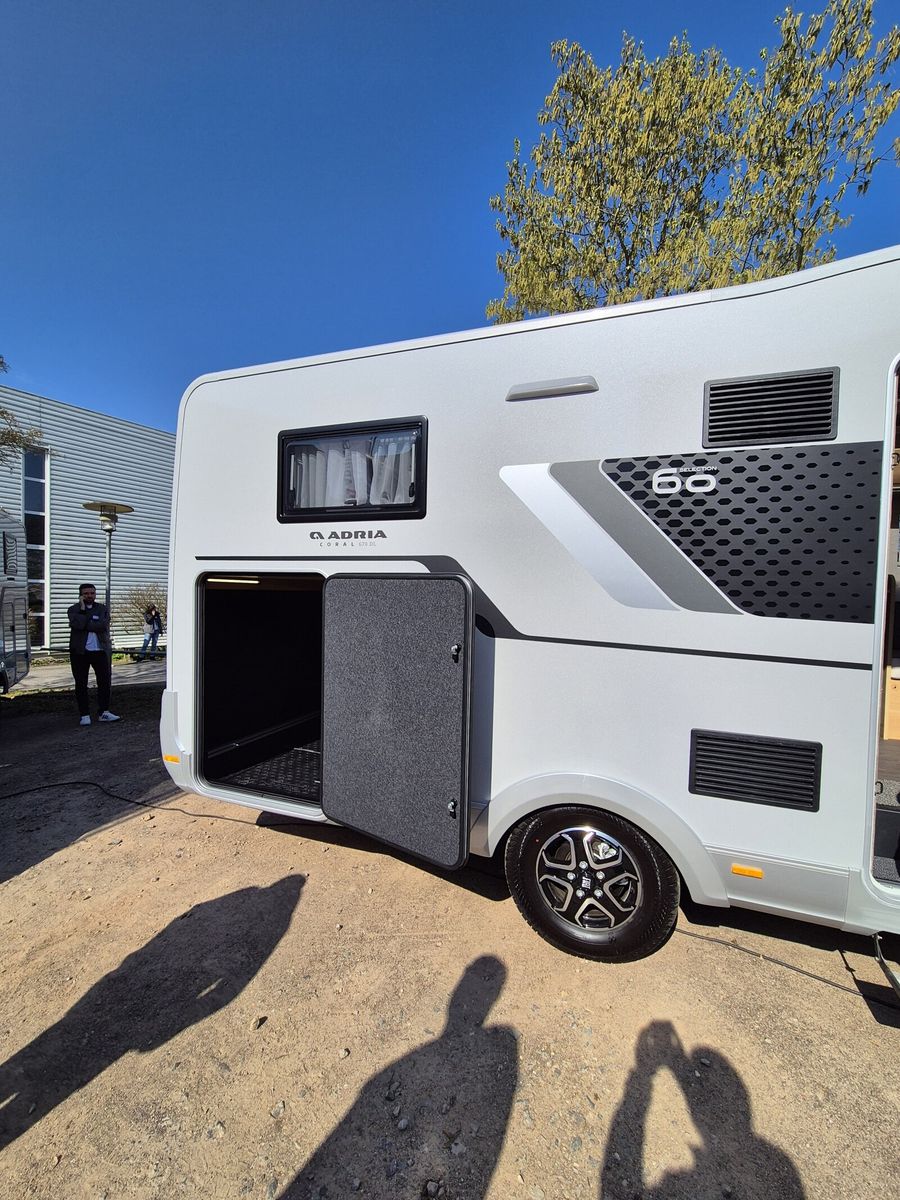 Fahrzeugabbildung Adria Matrix 670 SL 60Y Markise,Combi6E,MACHplus