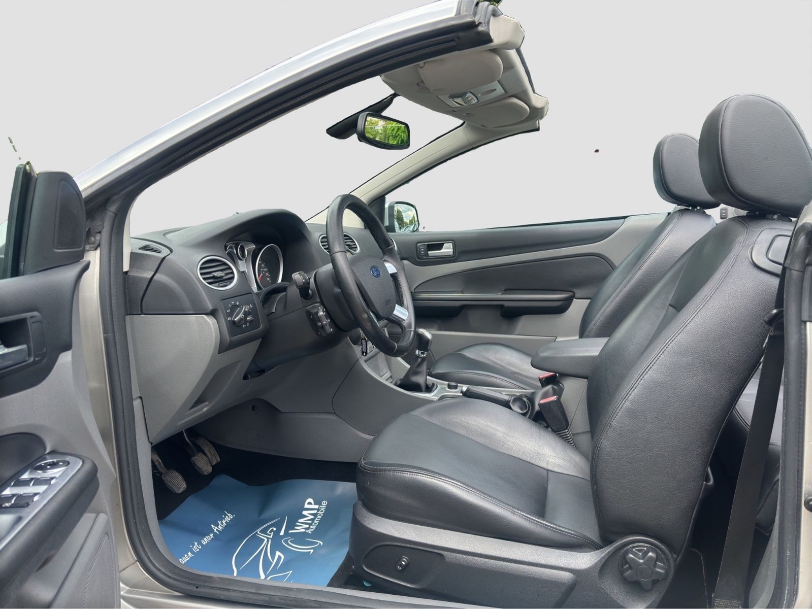 Fahrzeugabbildung Ford Focus Cabrio Titanium/Leder/AHK/SHZ/PDC/