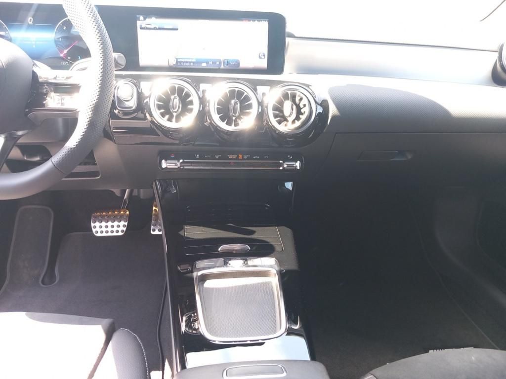 Fahrzeugabbildung Mercedes-Benz CLA 200 d SB AMG*Night*LED*Distronic*PDC*360°