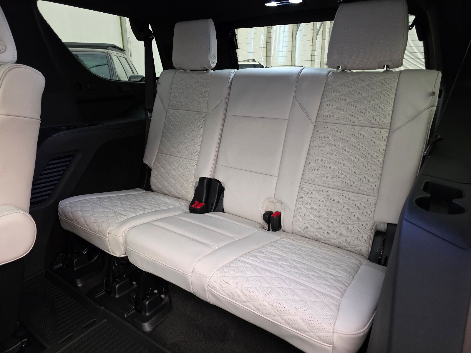 Fahrzeugabbildung Cadillac Escalade Sport Platinum T1: 129.000 EUR, Stock !
