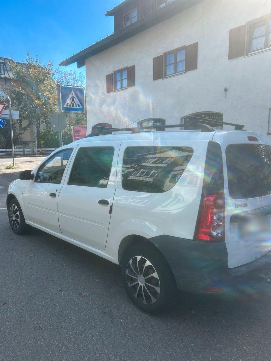 Dacia Logan 2010 — rear view