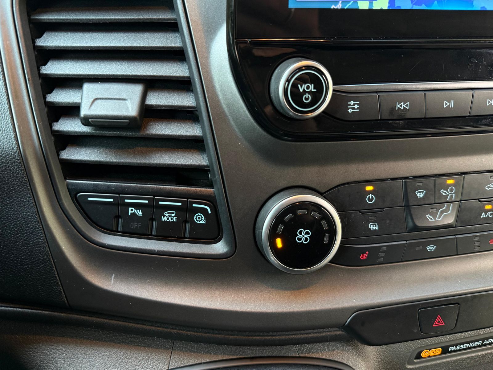 Fahrzeugabbildung Ford Transit Custom 300 L2 3Si+NAVI+SHZ+KAM+DAB+SYNC3