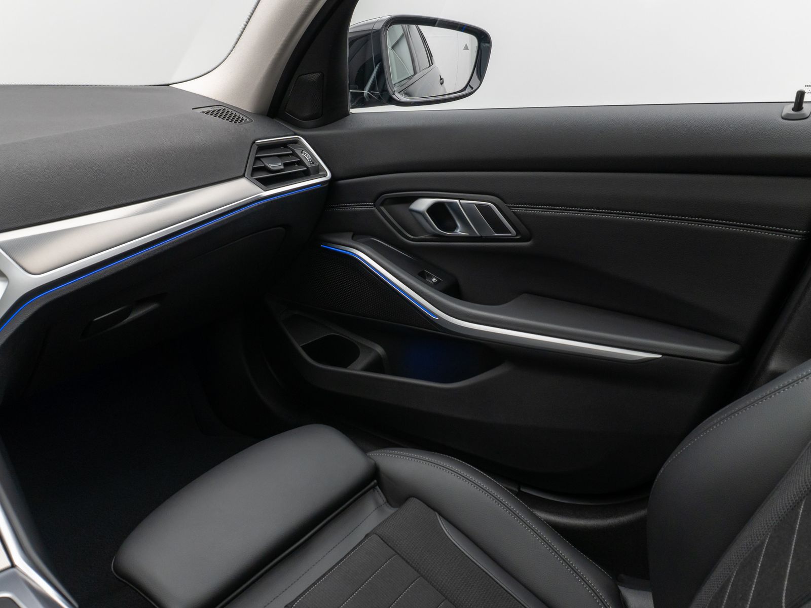 Fahrzeugabbildung BMW 320d  xD Sport Line Panorama Kamera HiFi Komfort