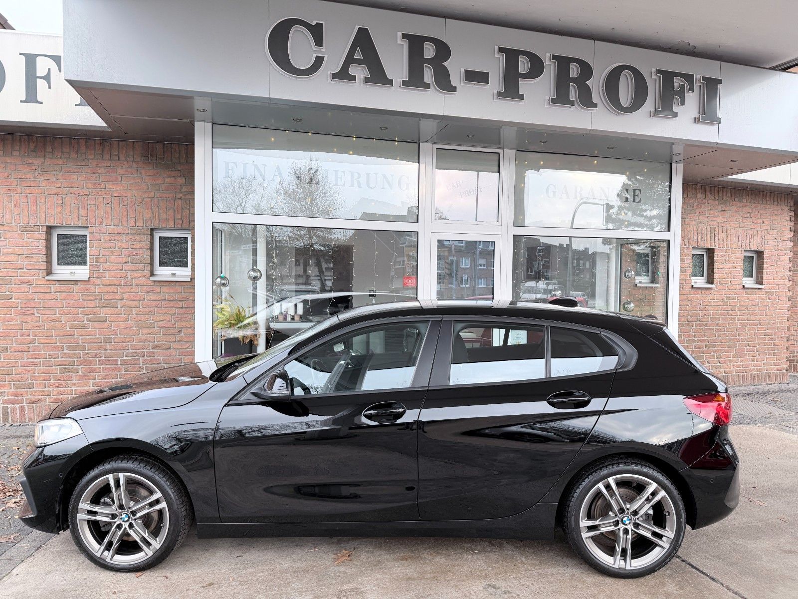 Fahrzeugabbildung BMW 116i Limousine Navi/Bluetooth/PDC/1.Hand
