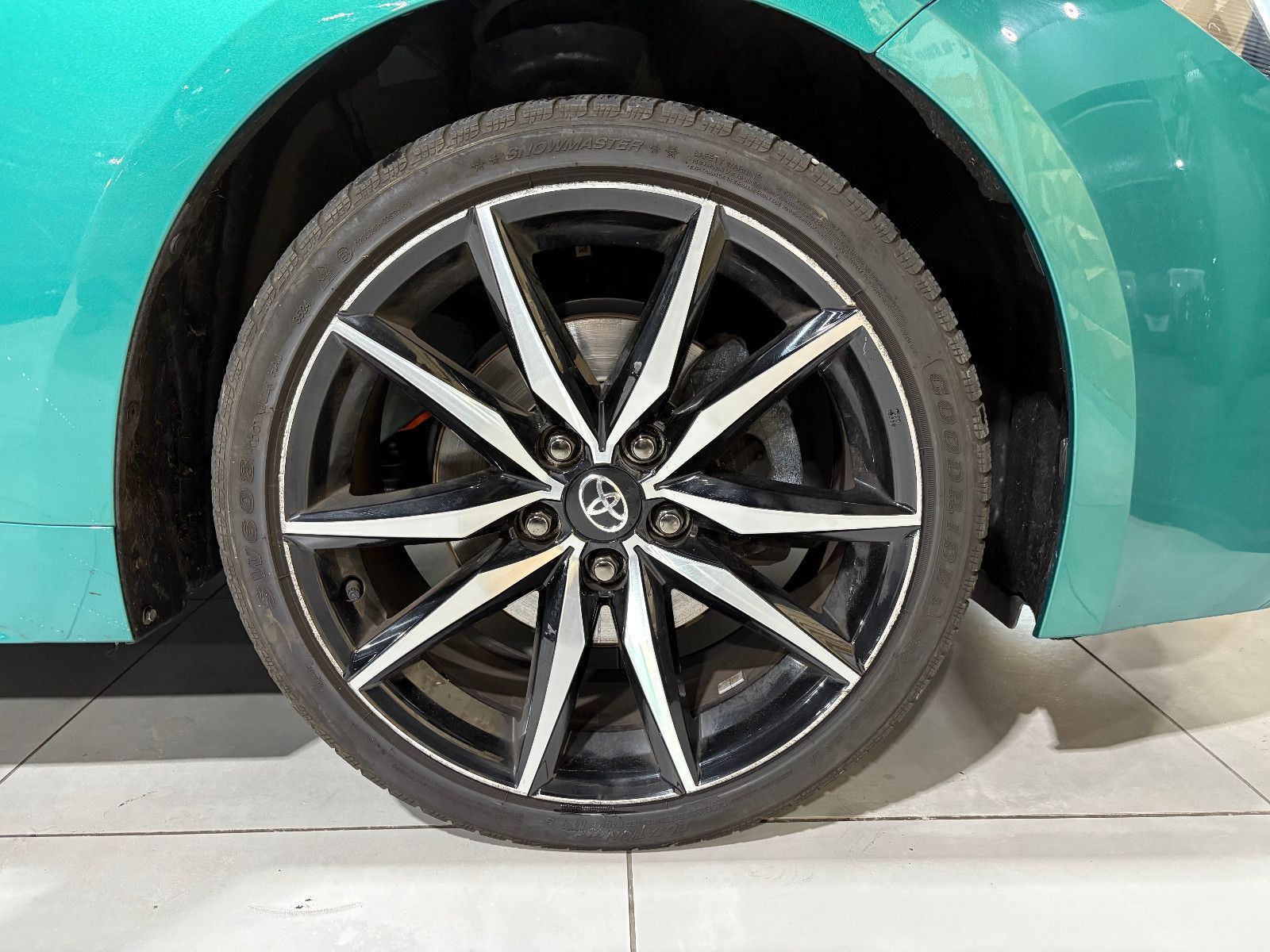 Fahrzeugabbildung Toyota Corolla Touring Sports 2.0 Hybrid GR Sport/APPLE