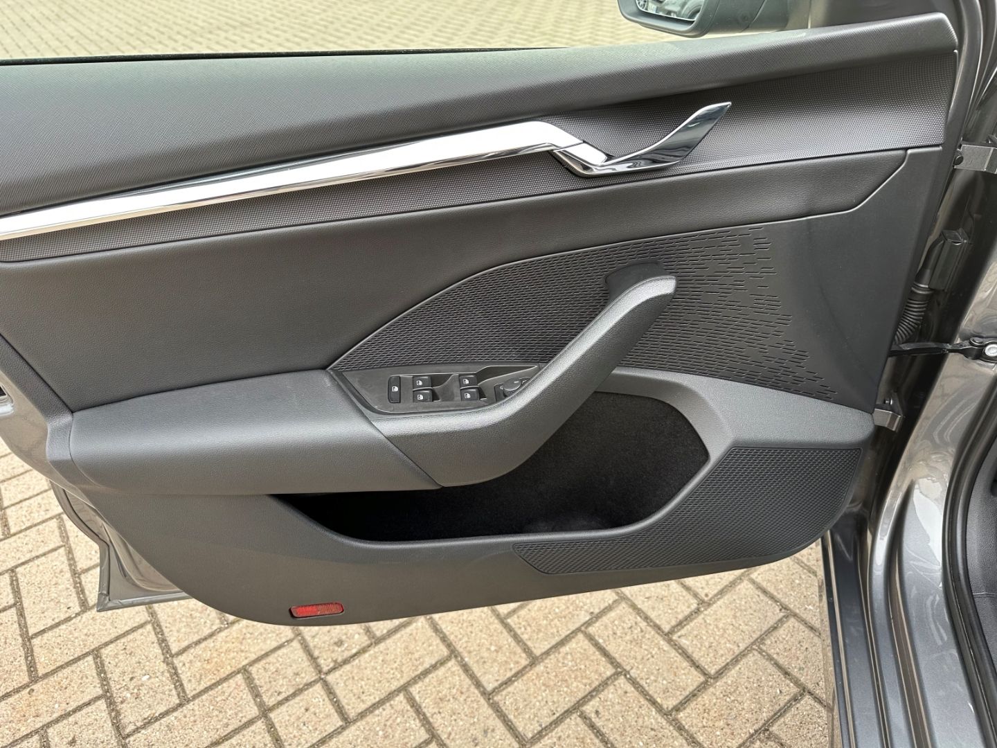 SKODA Octavia Style 2.0 TDI DPF EU6d Combi - Image 11