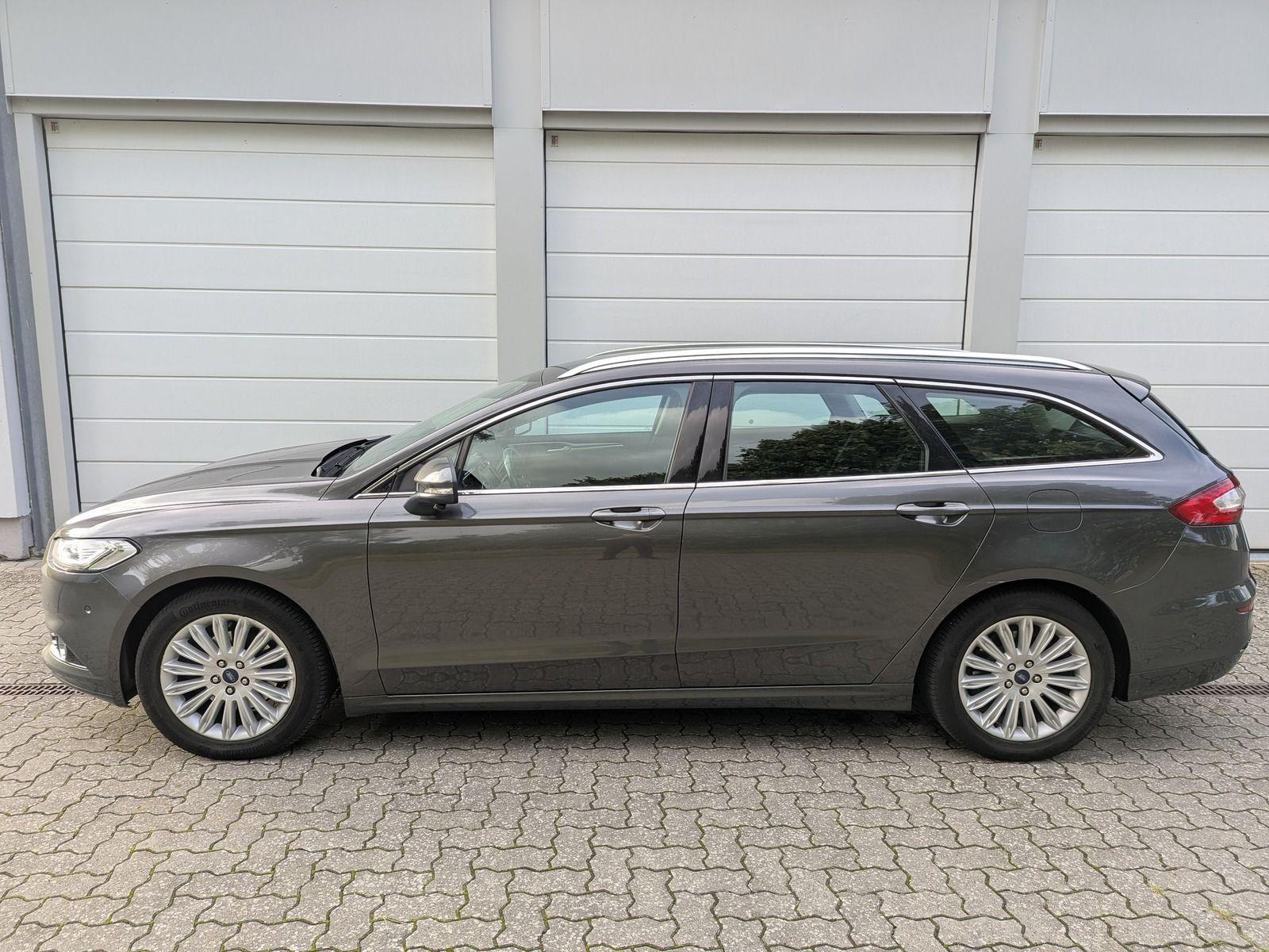 Ford Mondeo 2015 — rear view