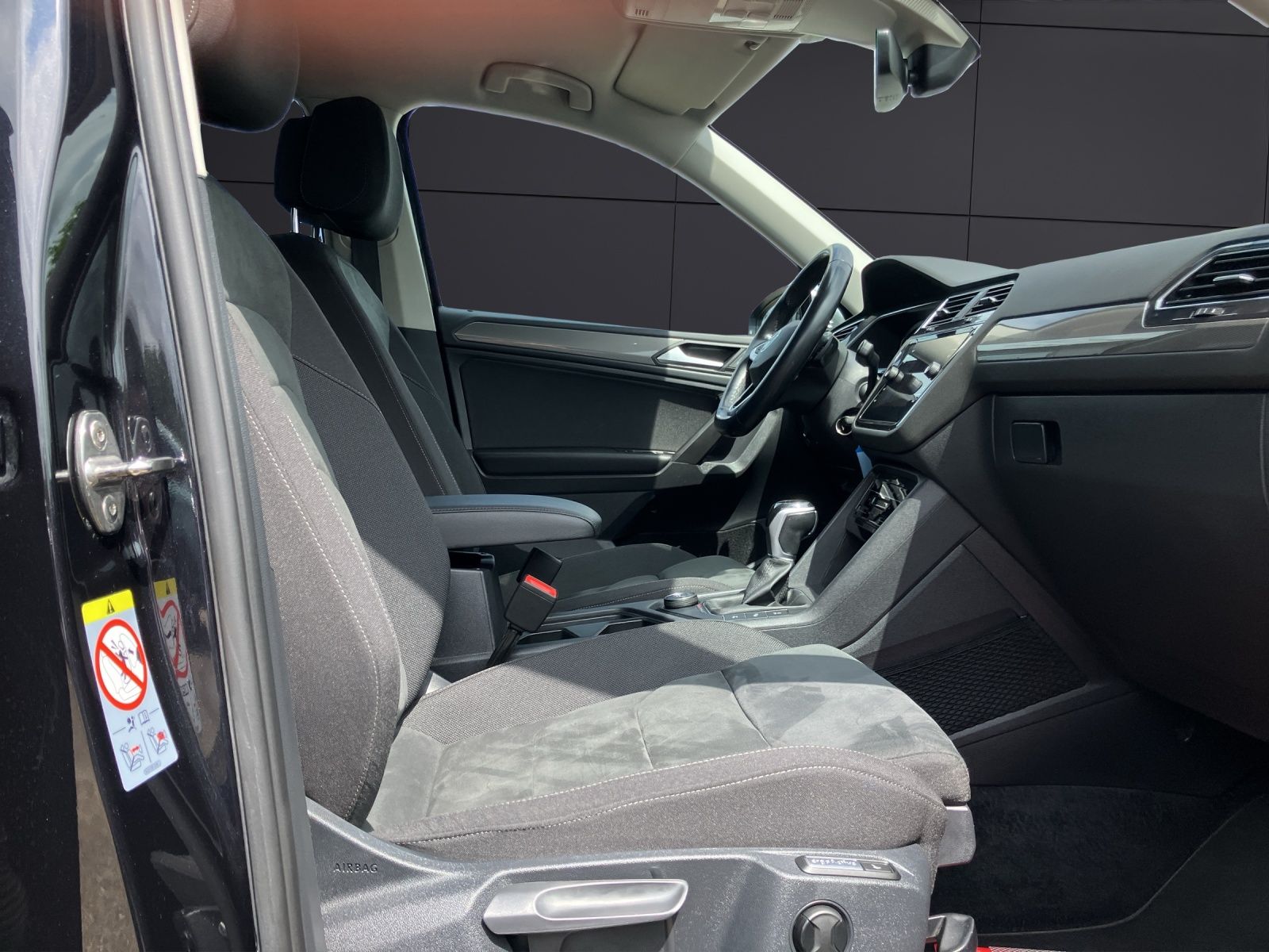 Fahrzeugabbildung Volkswagen Tiguan Allspace Business TDI DSG 4M LED ACC AHK