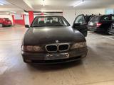 BMW E39 520i Tüv10/26 - BMW 520 aus 2001: 520i