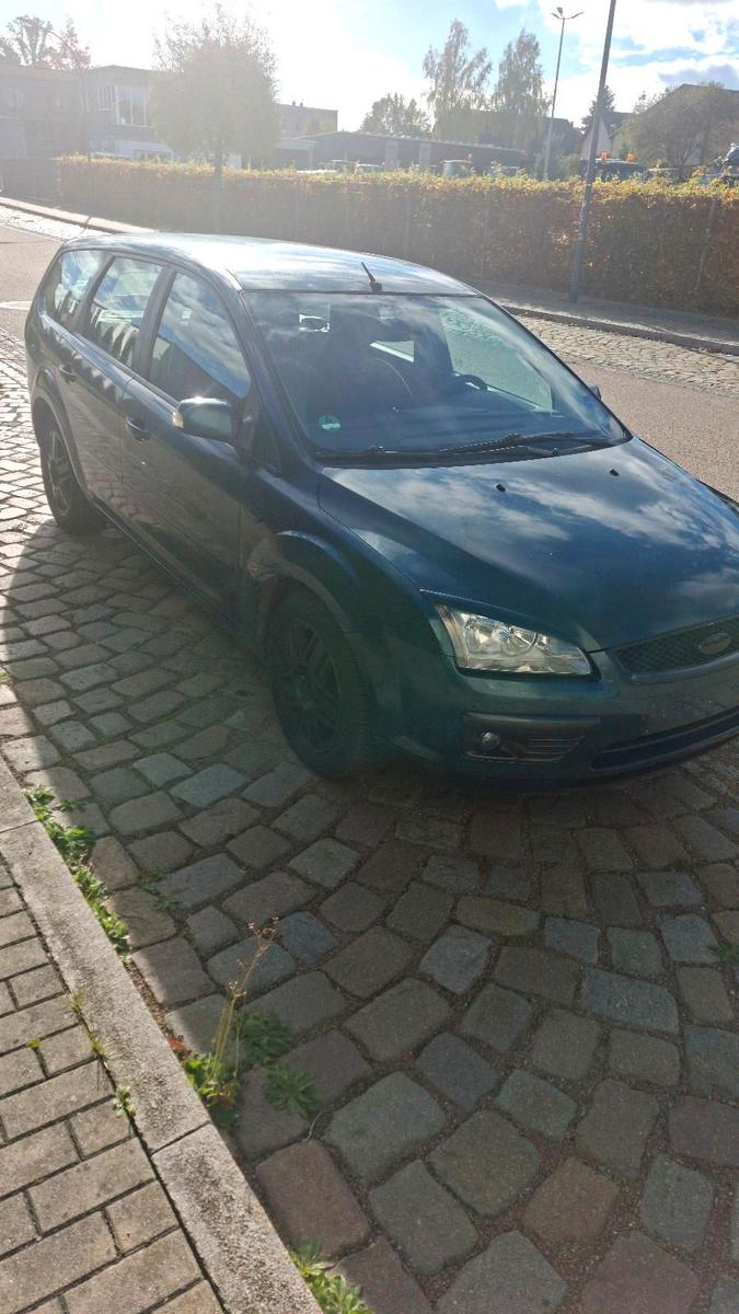Ford Focus 2007 — rear view