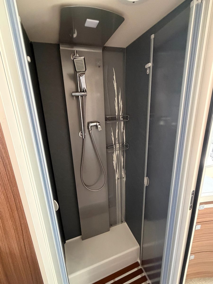 Fahrzeugabbildung Eura Mobil Contura 766 EB, Hubstützen, Solar, Backofen,...