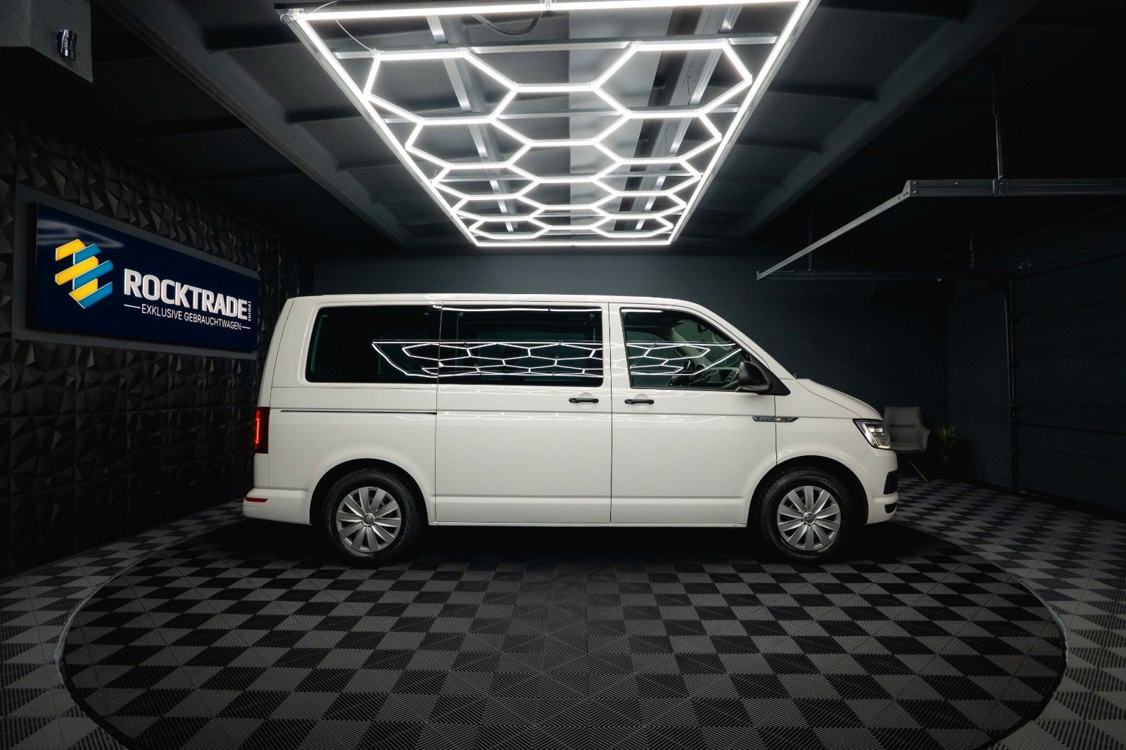 Fahrzeugabbildung Volkswagen T6 Multivan 2.0 TSI Behindertenumbau *LED*ACC*