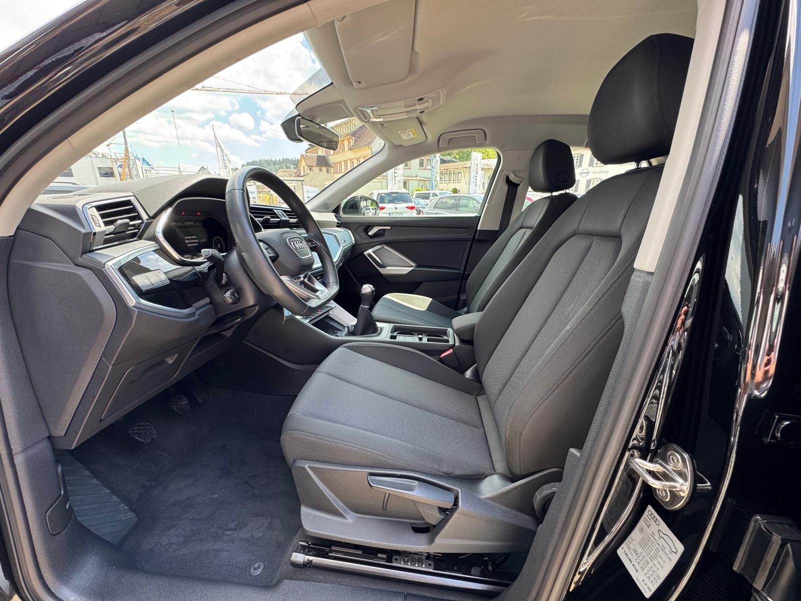 Audi Q3 35 TFSI 1,5 150P TFSI S line SH/LED/GRA/NAVI foto 7