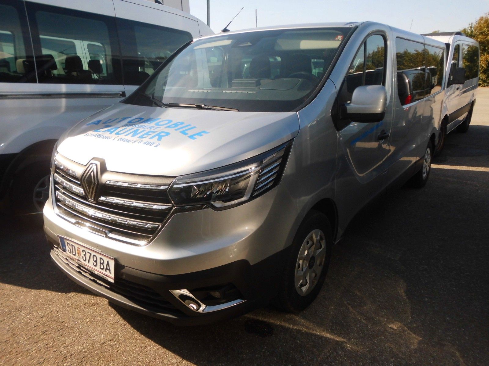 Renault Trafic L2H1, 9 Sitze, Rückfahrkamera, PDC