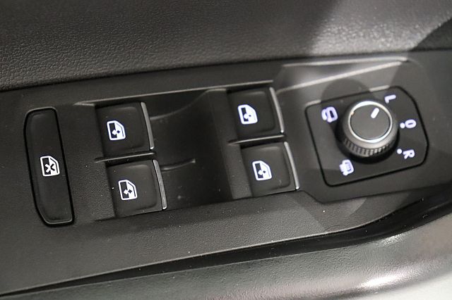 Polo GOAL 1.0 TSI DSG ACC KAMERA LED NAVI AHK PD