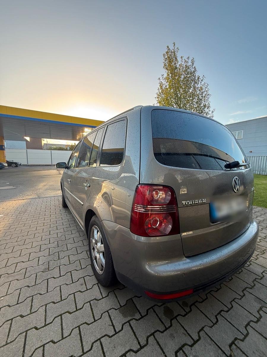 Volkswagen Touran 2009 — photo 8