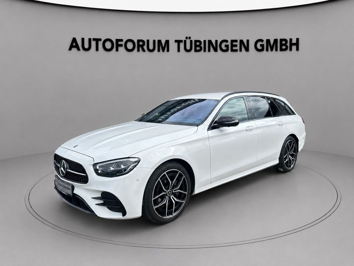 Fahrzeugabbildung Mercedes-Benz E 300 d 4MATIC T Autom. AMG-LINE*NIGHT*360*HUD*