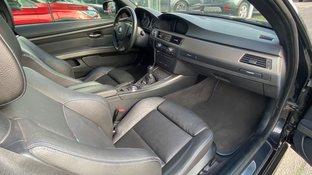 Fahrzeugabbildung BMW 320i Edition M SPORT , Hardtop , NAVI , PDC