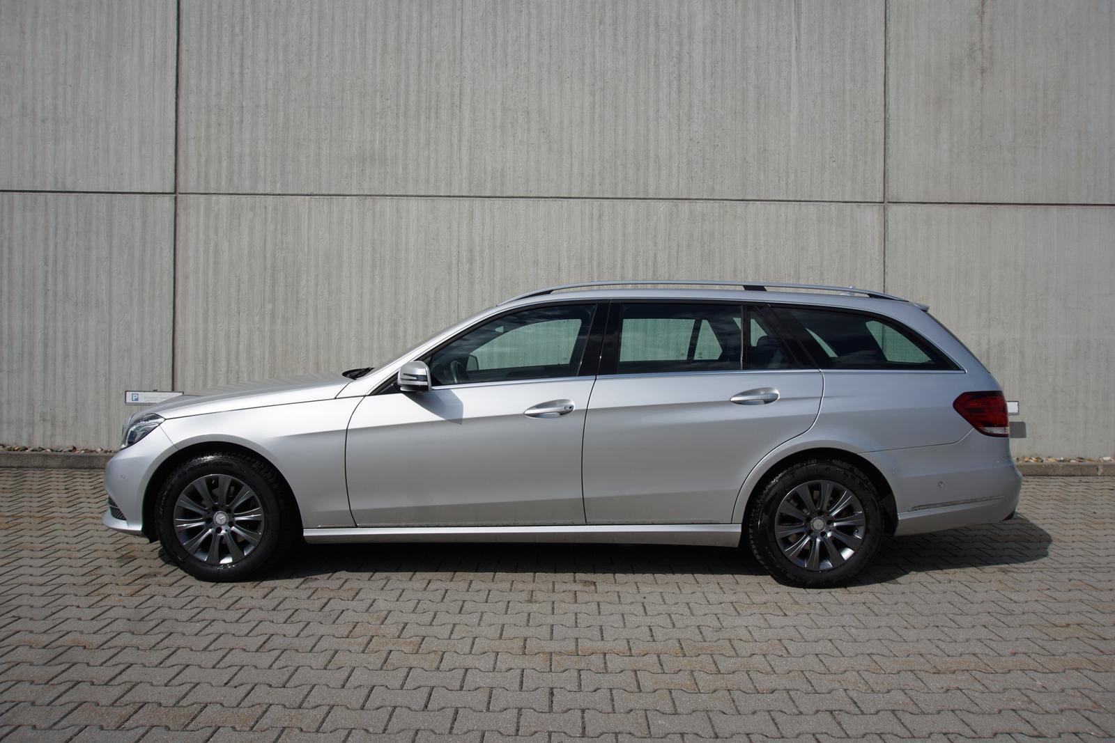 Mercedes-Benz E 220 2.1CDI Automatik Pano Navi LED PDC SHZ 2Hd