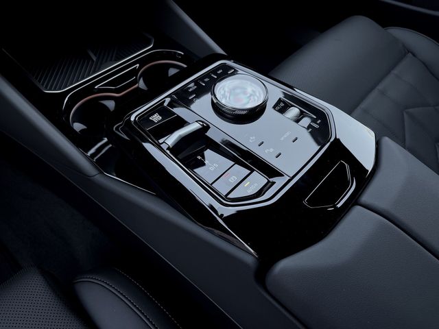 Foto Nummer 10: BMW 550e xDrive