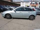 Ford Focus 1,6 Ghia - Ford Focus aus 2004: 1.6