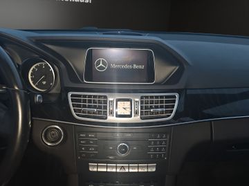 Mercedes E 220 - 11