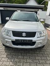 Suzuki Grand Vitara II 1.6 City 4x4 - Suzuki Grand Vitara V6 mit Benzin-Antrieb