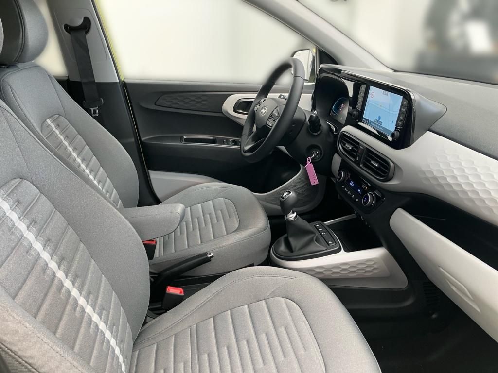 Fahrzeugabbildung Hyundai i10 1.2 Benzin M/T Prime KlimaA Navi KAM PDC