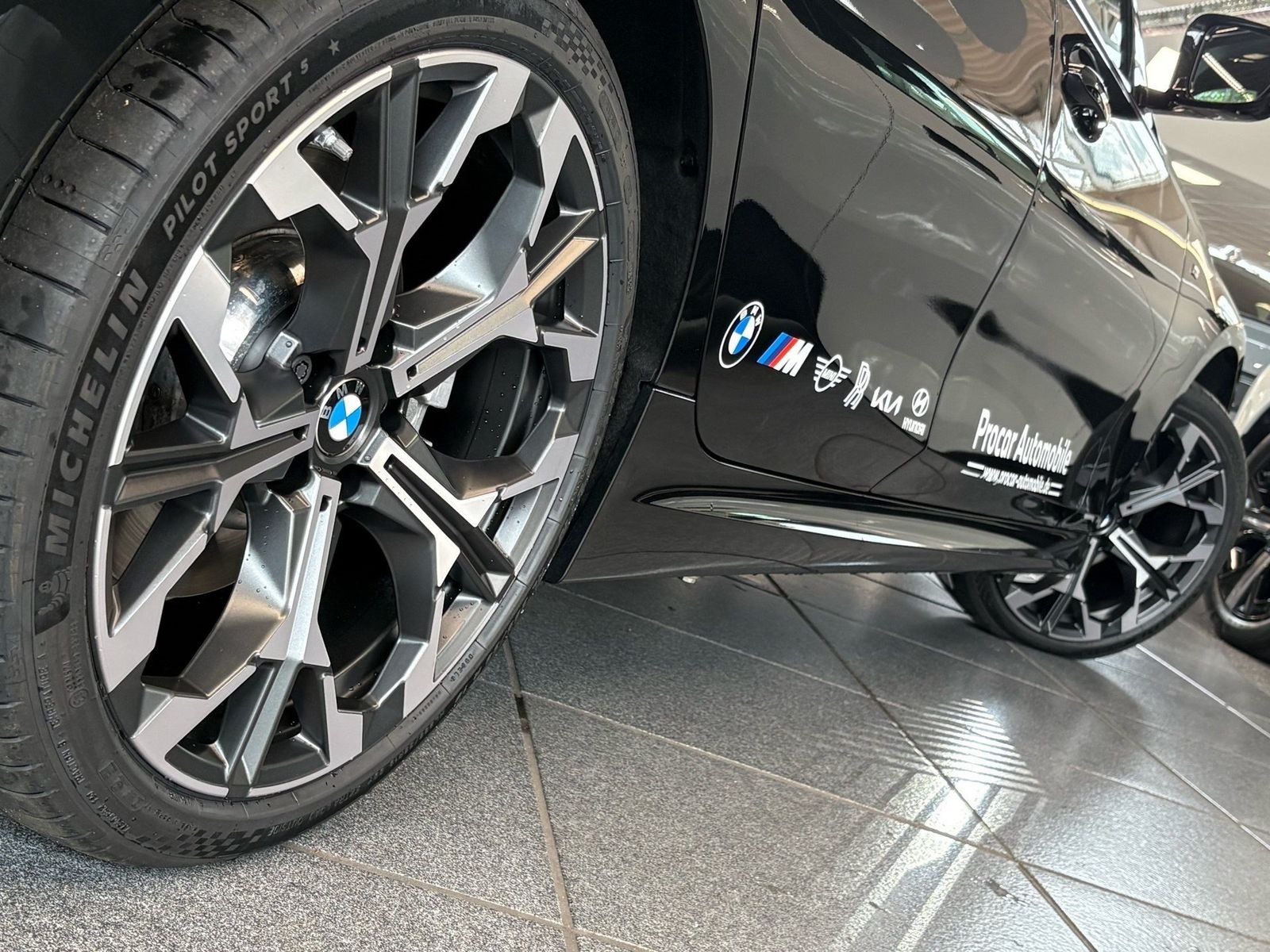 BMW 330 - Bild 3