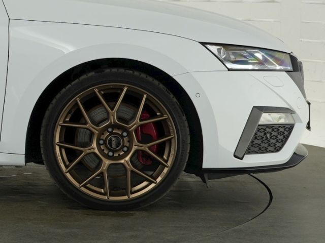 Octavia COMBI RS TSI DSG+AHK+LED+NAVI+RÜCKFAHRKA