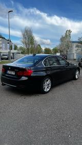 BMW HARMAN KARDON* KEYLESS GO* HEAD UP  - BMW 328 aus 2013