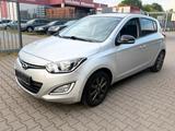 Hyundai i20 Style Automatik 8 Fachbereift - Hyundai i20 mit Benzin-Antrieb