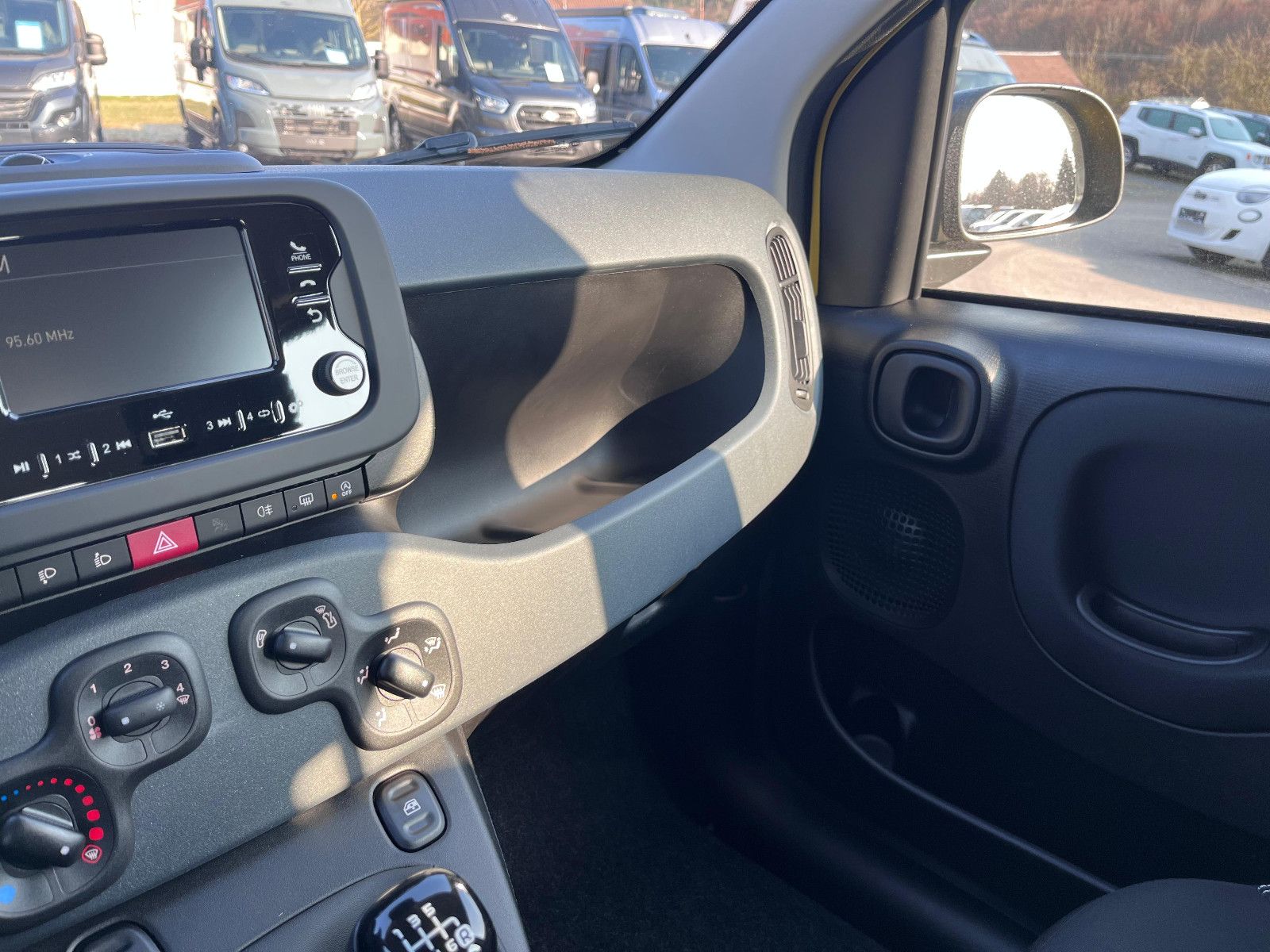 Fahrzeugabbildung Fiat Pandina 1.0 GSE Hybrid 48 kW Icon