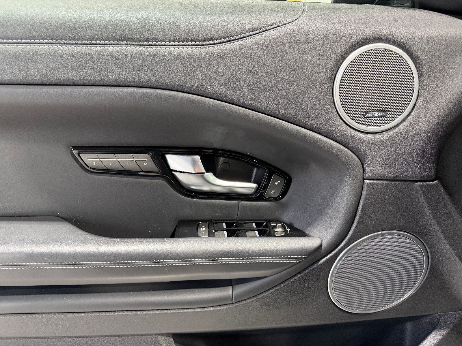 Fahrzeugabbildung Land Rover Cabriolet HSE Dynamic/360'KAM/LED/LEDER/NAVI/HUD