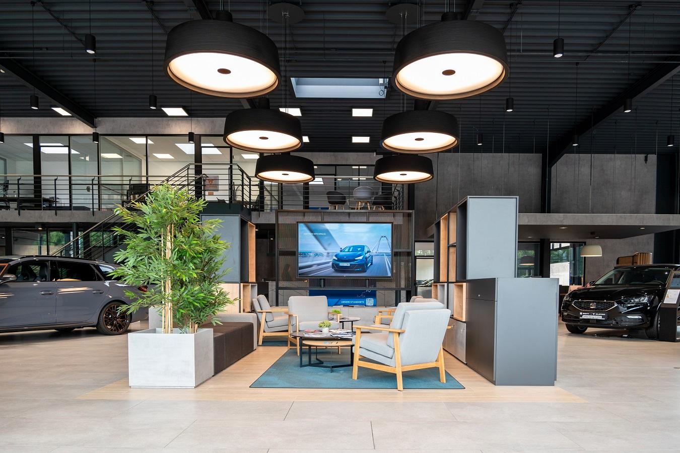 showroom-image-top