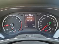 Fahrzeugabbildung Volkswagen T-Roc Sport 1.5 TSI ACT DSG Navi LED PDC RFK