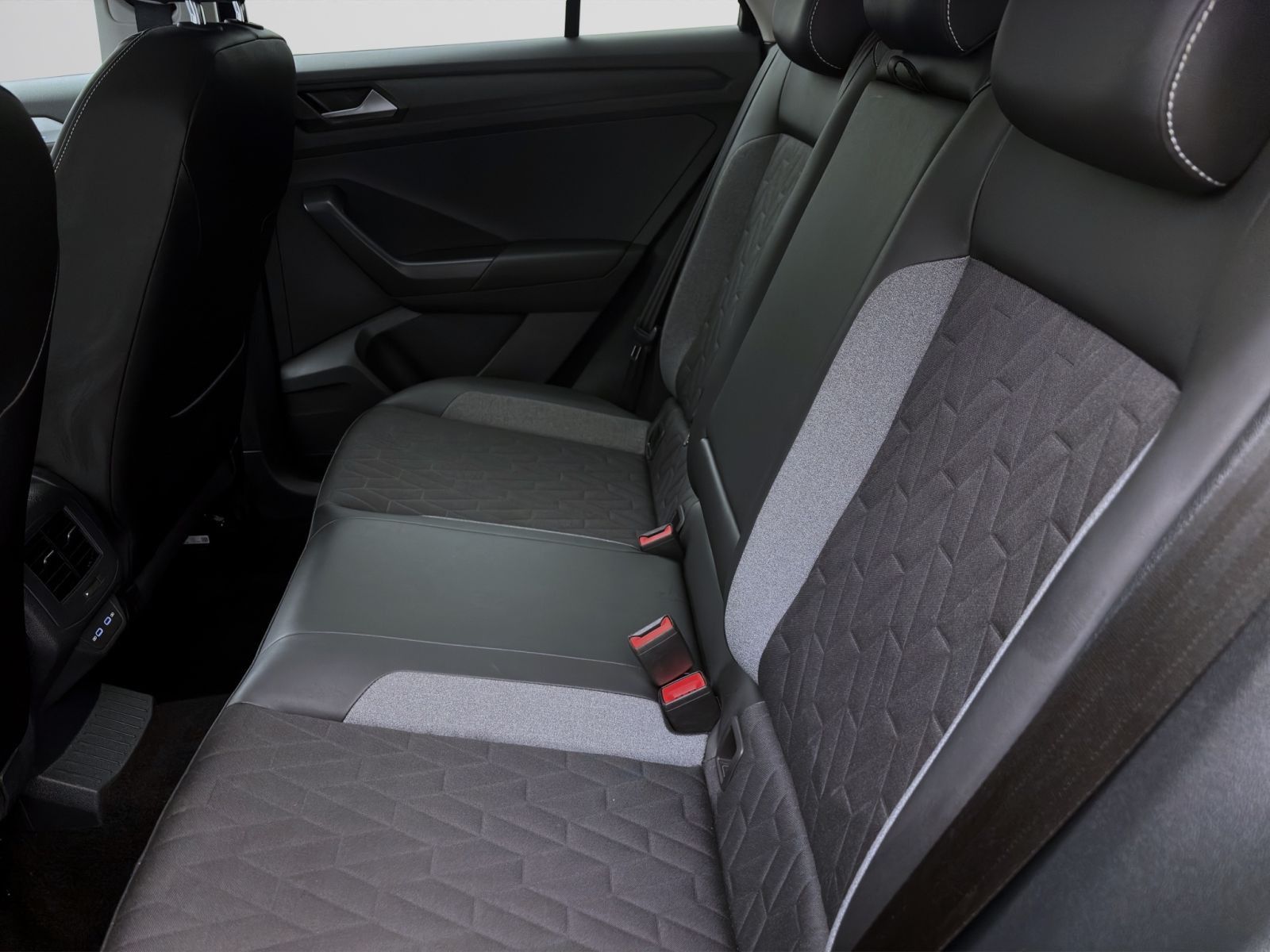 Volkswagen T-Roc - Bild 15