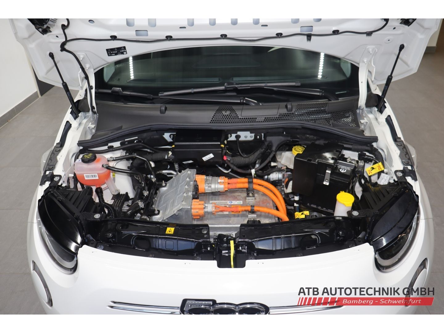 Fahrzeugabbildung Fiat 500e Cabrio 42kWh 95,7% SOH Apple CarPlay Klimaa