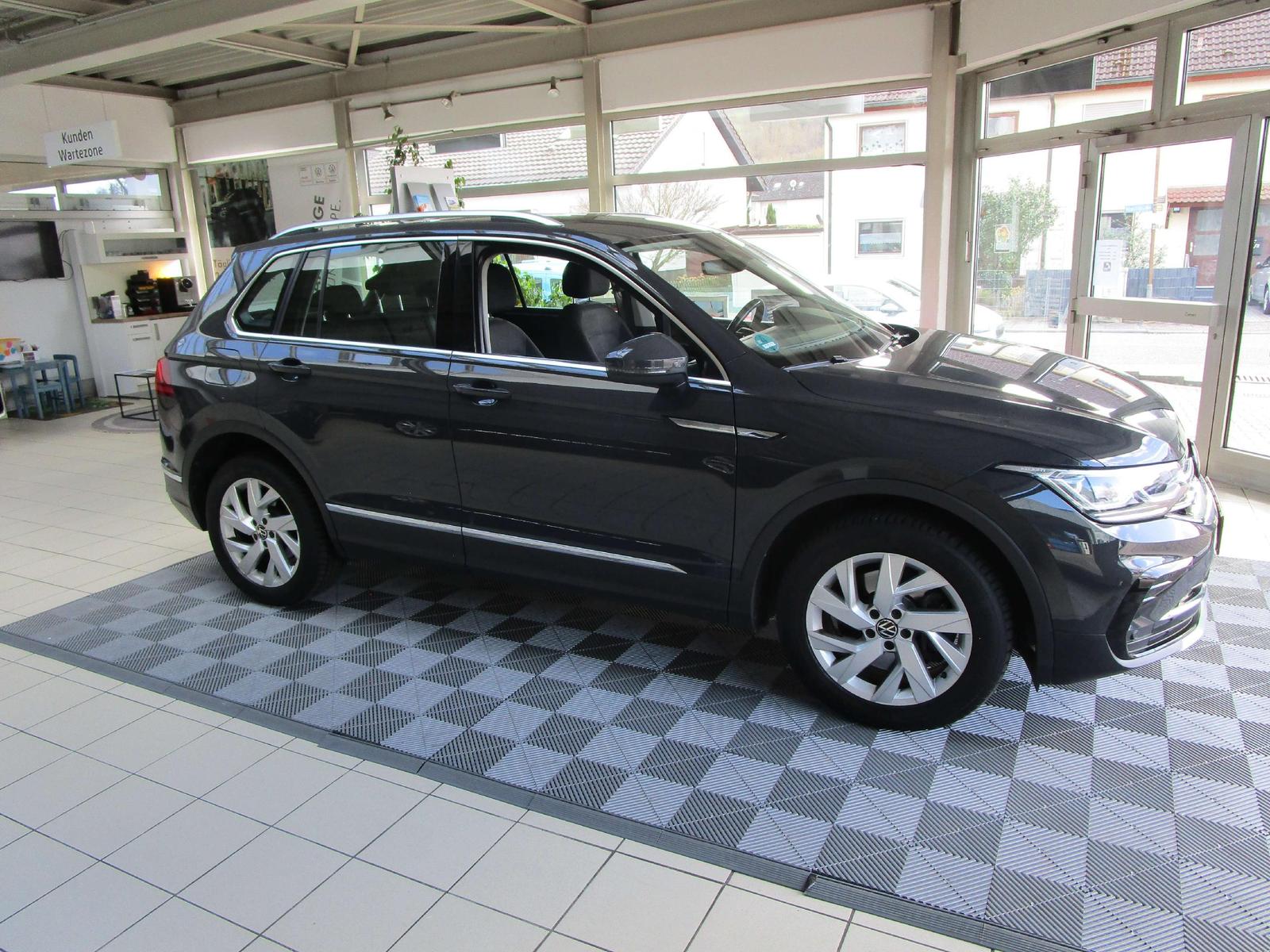 Volkswagen Tiguan Elegance 4Motion, AHK,