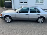 Mercedes-Benz E 230 W124 Bj. 1992 230E - silberne Mercedes-Benz E 230