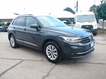 Volkswagen Tiguan - 3